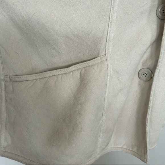 Women's Cream Shearling Vest - Picture 6 of 9